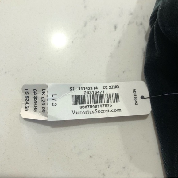 NEW Victoria Sport green top open back size:L - Picture 10 of 12